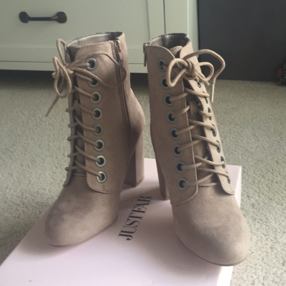 NWT JustFab taupe/tan lace up booties!